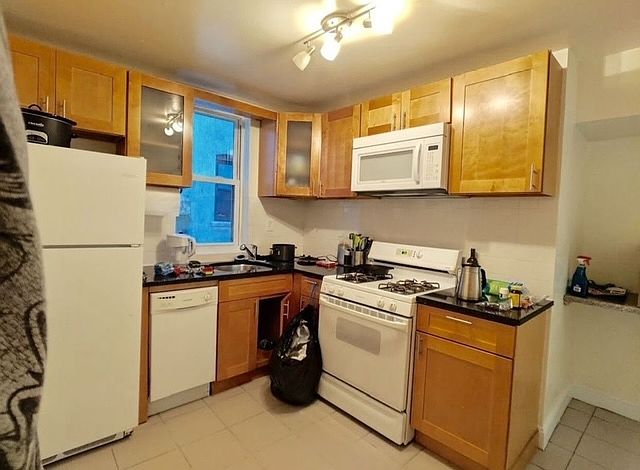 1st image of 2424 27th St APT 1B
