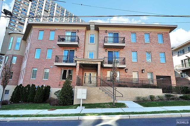 1st image of 250 Laird Ave APT 101