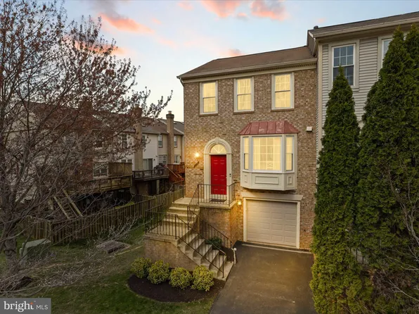 4234 Sleepy Lake Dr, Fairfax, VA 22033