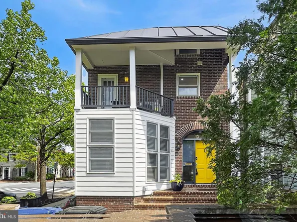 902 Oronoco St, Alexandria, VA 22314