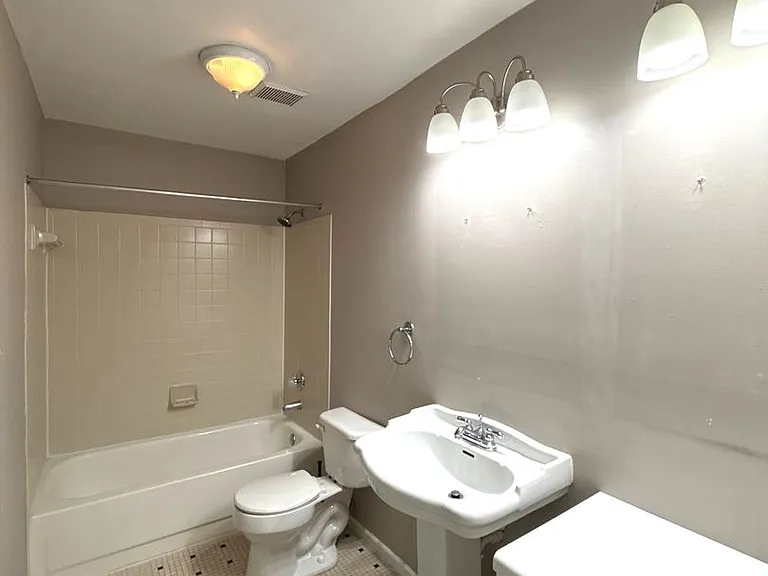 2518 Cranbrook Ln #4 — Photo 10