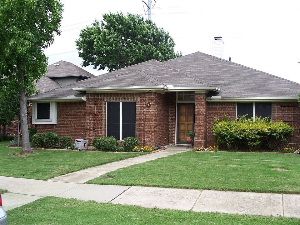 1st image of 2061 Camelot Dr
