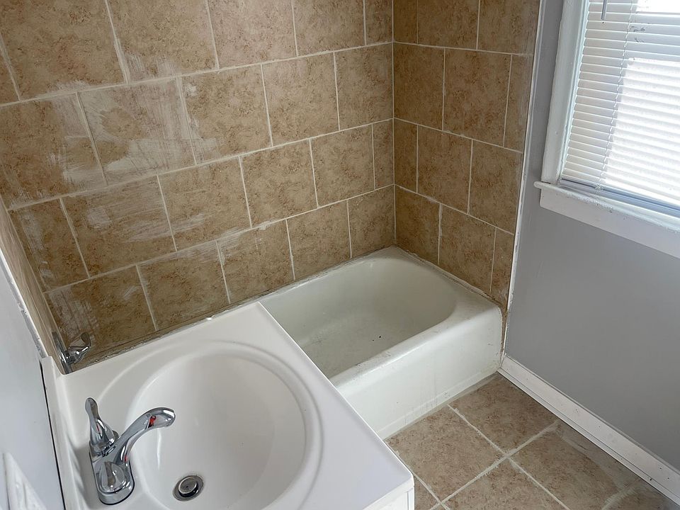 19151 Schoolcraft Detroit, MI Zillow