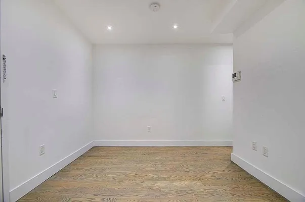 Rented by REAL New York | media 9