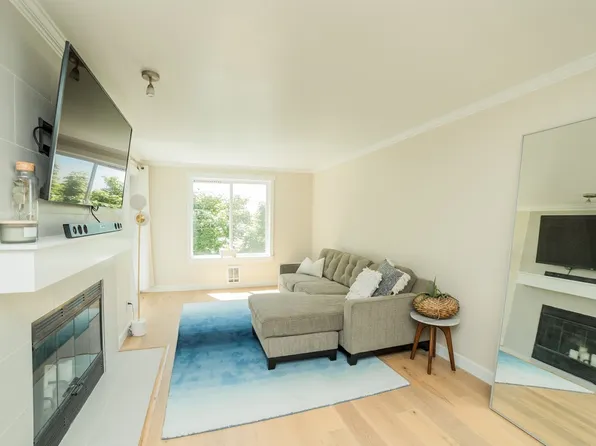 9200 Greenwood Ave N APT 307, Seattle, WA 98103