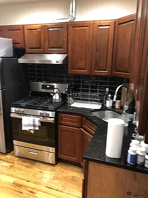 Rented by Batra Group Inc | media 11