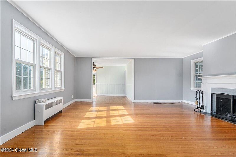 4th image of 2359 New Scotland Road
