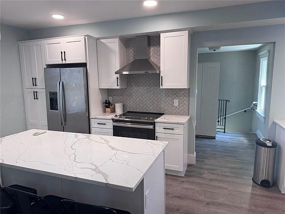 3rd image of 35 Elm St #B