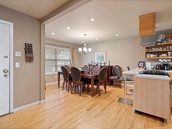 3rd image of 10529 Lakemere Dr