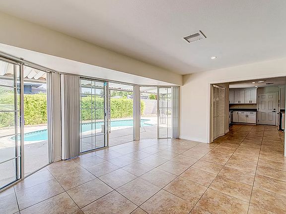 4th image of 557 Canosa Ave