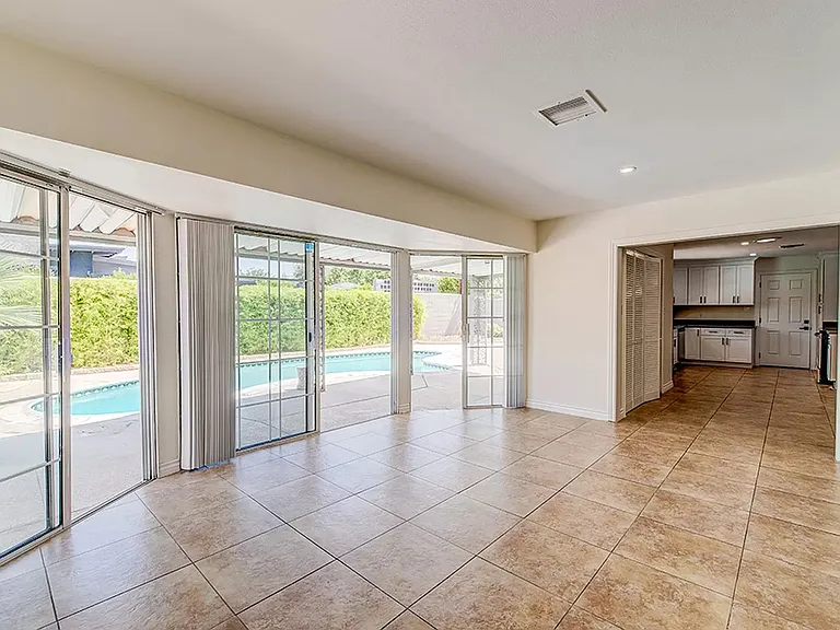 557 Canosa Ave — Photo 4