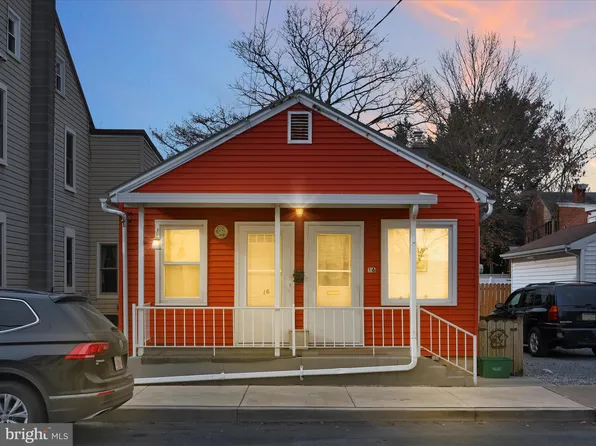 16 W Ferdinand St, Manheim, PA 17545