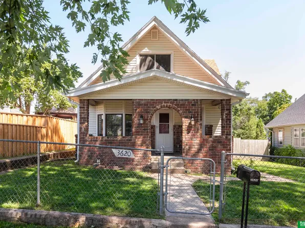 3620 V St, Omaha, NE 68107