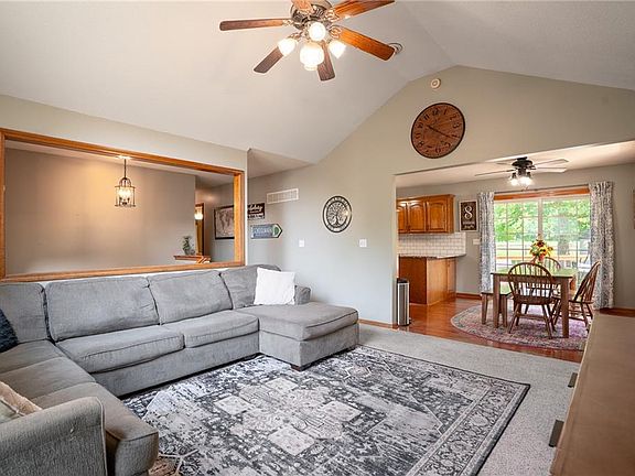 3rd image of 511 Quail Creek Dr