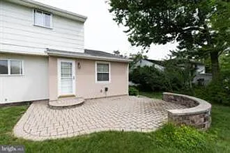 410 Woodlawn Ave — Photo 26