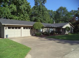 905 Lancelot Dr, Russellville, AR 72801