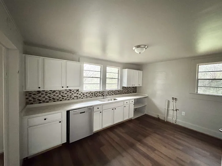 5709 13th St S — Photo 2