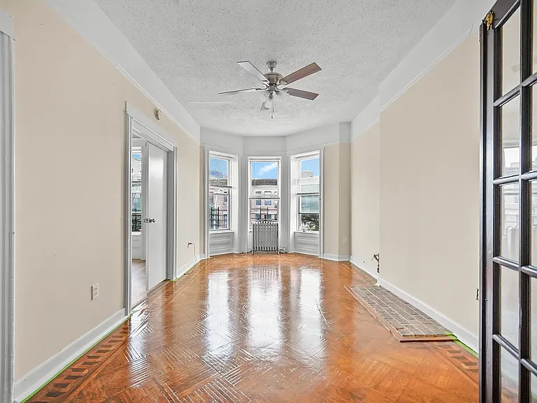 2591 Bedford Ave #3 — Photo 18