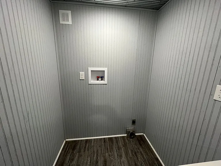 225 Community Dr #15 — Photo 5