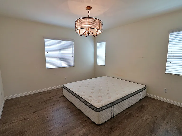 3176 E Olympic Dr — Photo 7