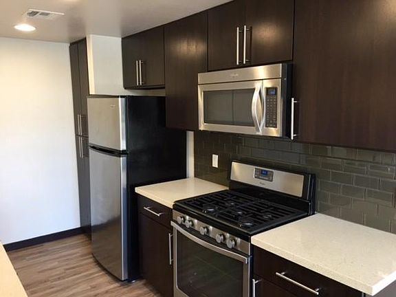4th image of 7117 Santa Monica Blvd #520