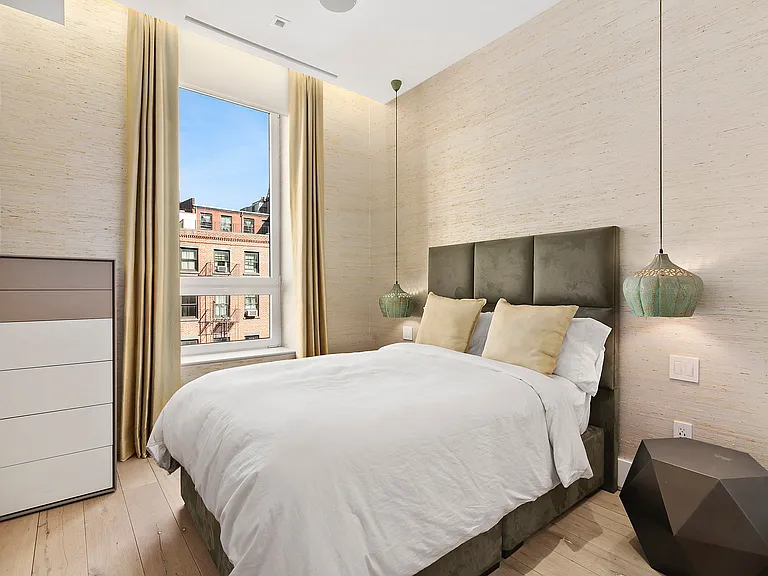 402 Broadway #3 — Photo 9