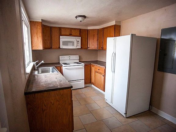 3rd image of 1216 S 4th St