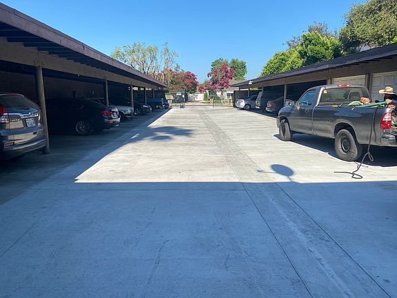 2nd image of 425 Live Oak Ave