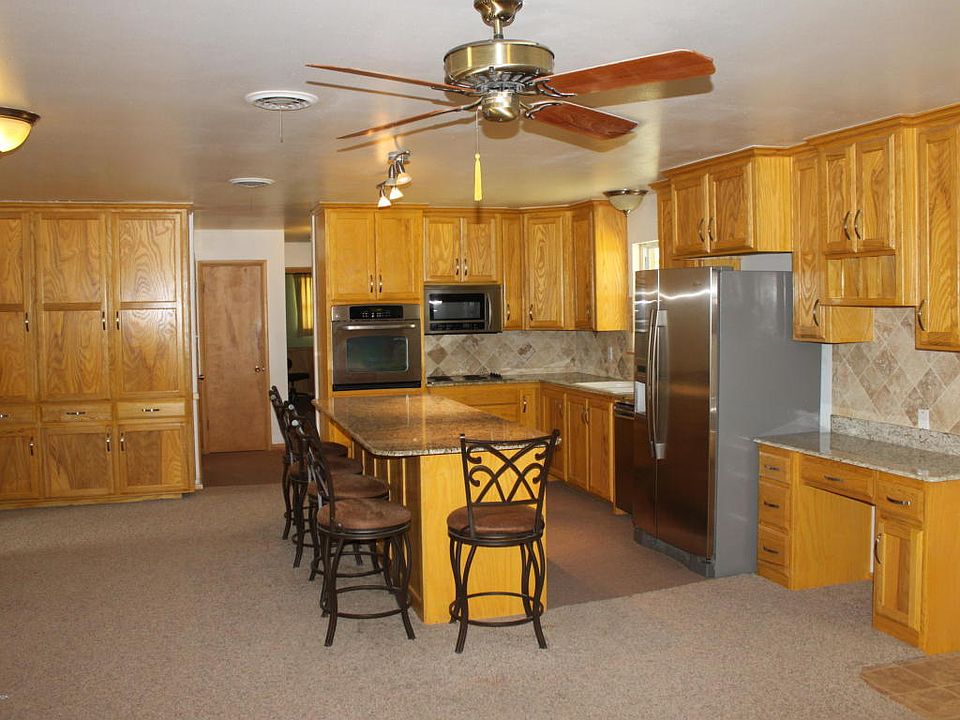 2nd image of 1010 Park Ave