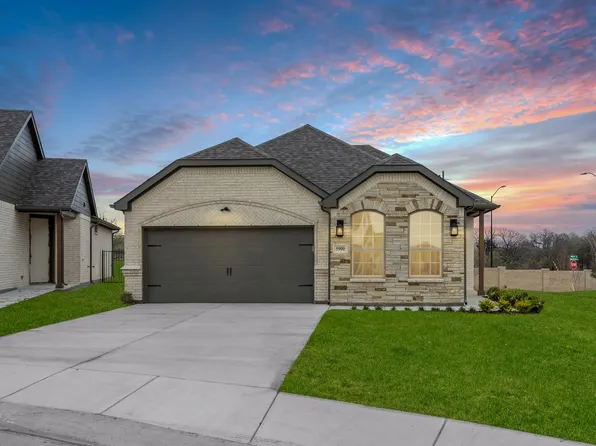 5900 Carmona Trl, Fort Worth, TX 76123