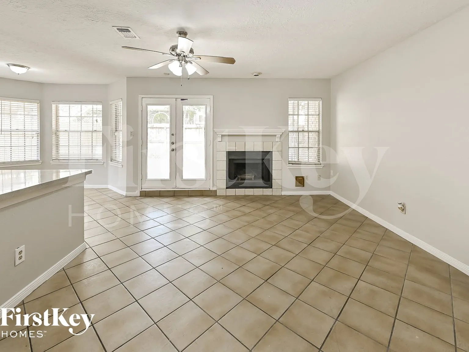 3 bed, 2.5 bath, 2719 sqft, $2,660 — Photo 3
