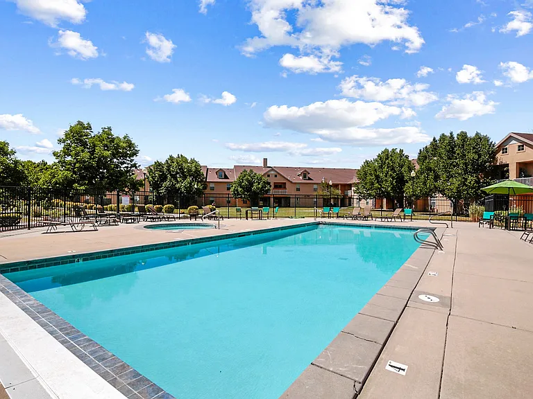 Rose Cove Apartment Homes — Photo 7