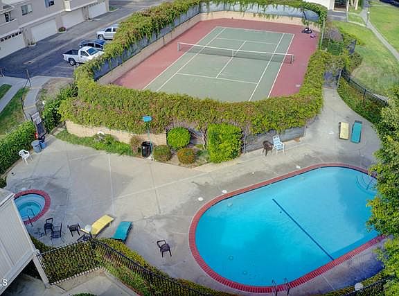 2nd image of 1254 Seacliff Ct Unit 6
