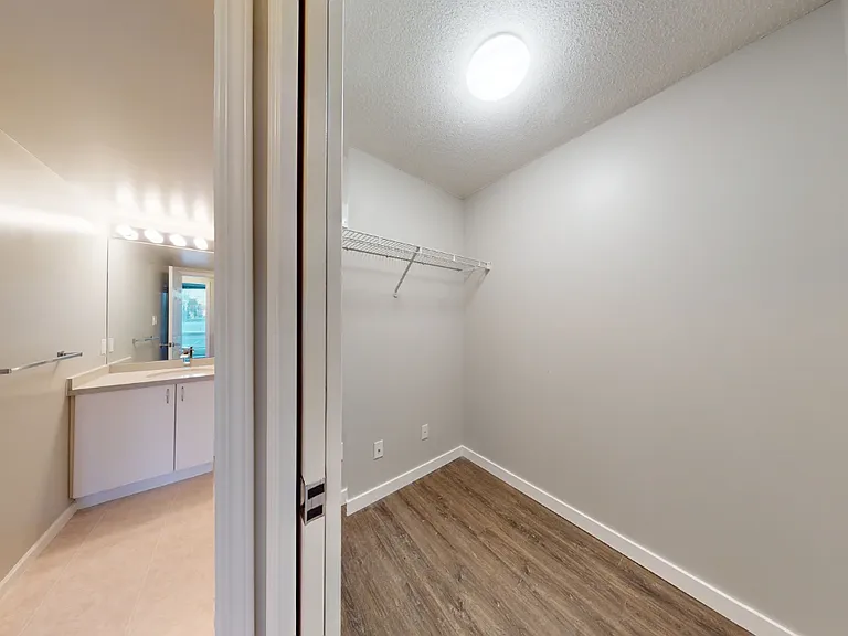 828 Howe St — Photo 47