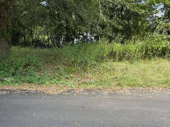 719 South St, Palestine, TX 75801