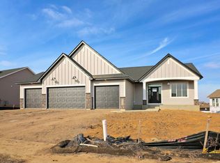 8140 198th St, Lakeville, MN 55044