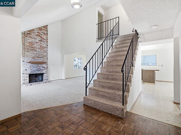 3rd image of 565 Mount Dell Dr