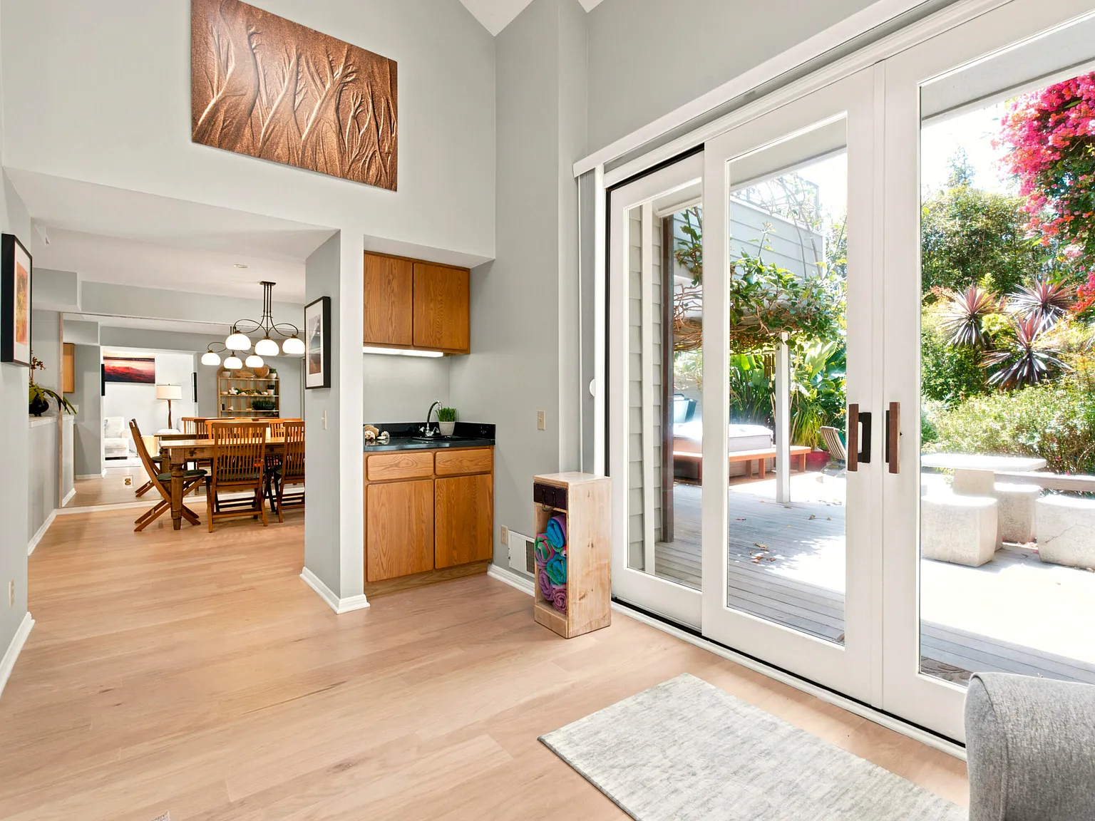 3 bed, 2.0 bath, 2533 sqft, $21,500 — Photo 4
