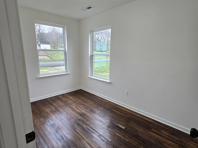 1212 W 9th St — Photo 11