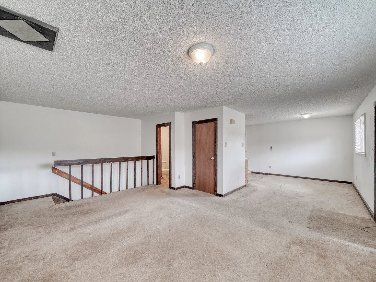 3 bed, 1.5 bath, 1176 sqft, $1,350 — Photo 3