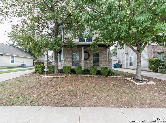 2nd image of 422 Willow Grove Dr