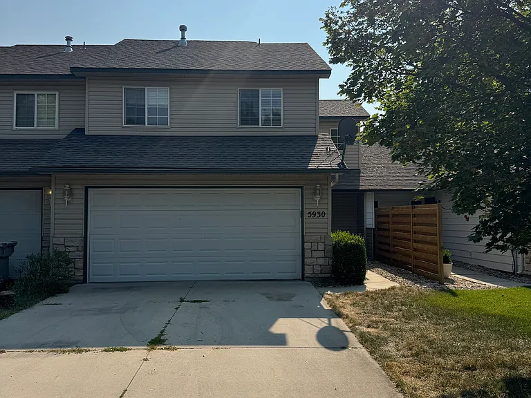 5930 N Bogart Ln — Photo 1