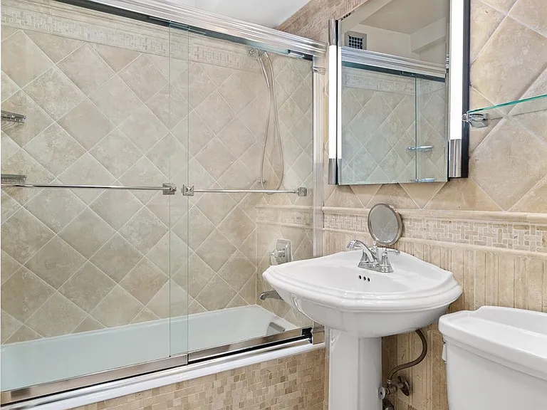 1175 York Ave #4B — Photo 6