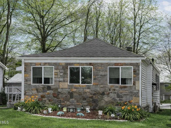 2427 3rd Avenue, Schenectady, NY 12303