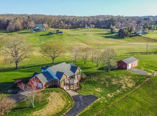 121 Angie Ln, Dandridge, TN 37725