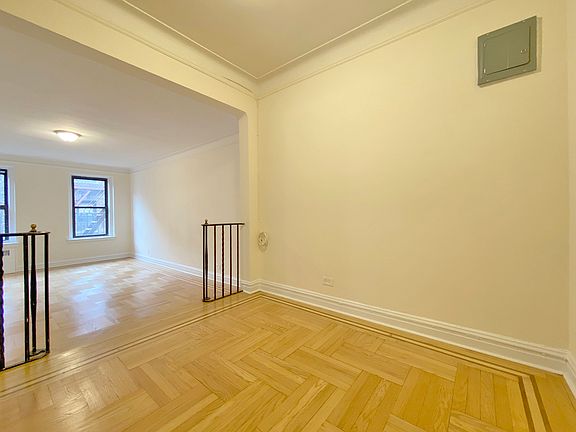 3rd image of 3553 82nd St APT 5B