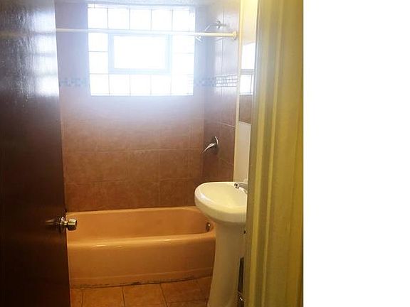 2nd image of 8205 S Maryland Ave APT 3