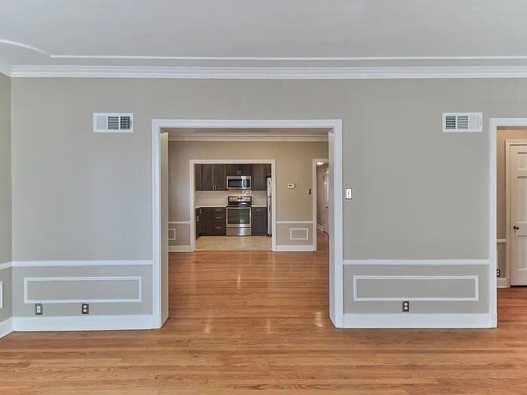 7545 Oxford Dr #3W — Photo 4