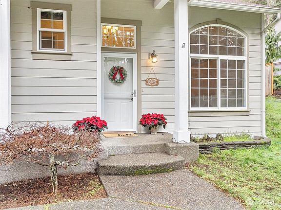 3rd image of 22318 Glenview Court SE