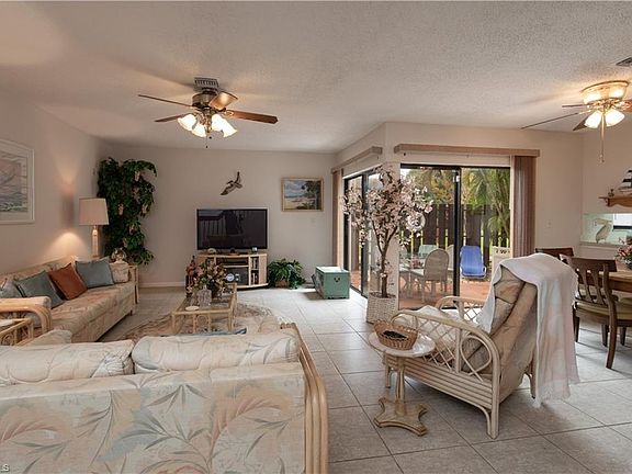 2nd image of 716 SE 12th Ct APT 32